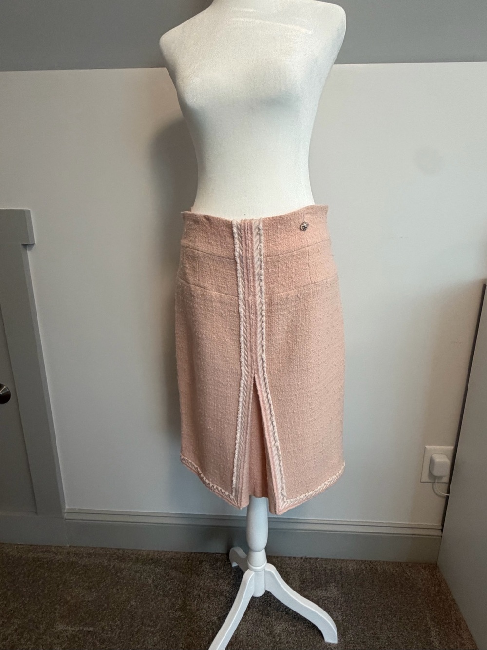 Authentic CHANEL COCO decoration piping design tweed skirt 38 baby pink wool